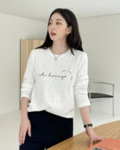 Slavic lettering round tee