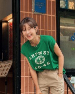 Bloomy printed cap sleeve tee