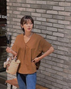 Breck V-neck blouse