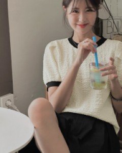 Kelly's wrinkle puff blouse
