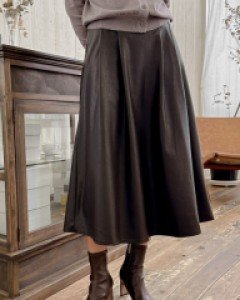 Pintuck leather half-banded skirt