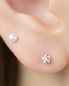 써지컬 바 피어싱 꼬마꽃 볼피어싱